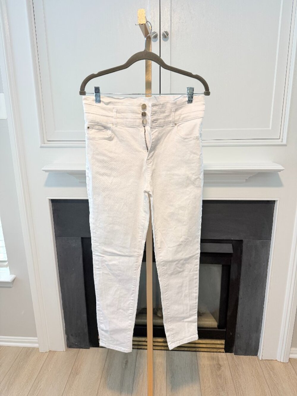 🤍✨ White High Rise Skinny Jeans Triple Button | Ann Taylor | Size 8